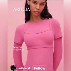 Aritzia Berry Pink Mega Cargo Sweat Fleece Pants & Golden Tee Set